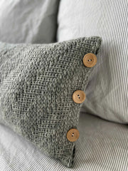 Grayson Pillow (Crochet)
