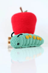 Ziggy the Caterpillar and its Apple (Crochet)