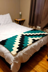 Wintergreen Mosaic: A Blanket Pattern with Stunning Geometric Flair (Circular Knitting Machine)