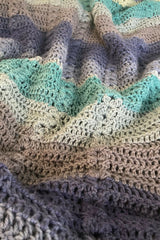 Double Crochet Puff Stitch Heart Blanket (Crochet)