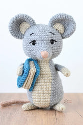 Bianca the Library Mouse (Crochet)