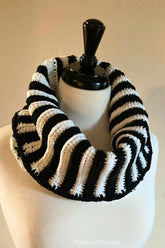 Ribbed Knit Look Cowl (Crochet)