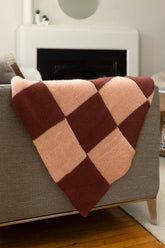Modern Gingham: A Fresh Take on a Classic Knit (Circular Knitting Machine)