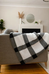 Gingham Reimagined: A Stylish Knit Throw (Circular Knitting Machine)