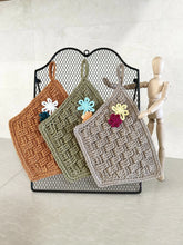 Wicker Basket Trivet or Potholder (Crochet)