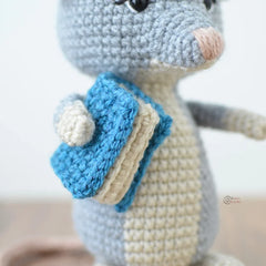Bianca the Library Mouse (Crochet)