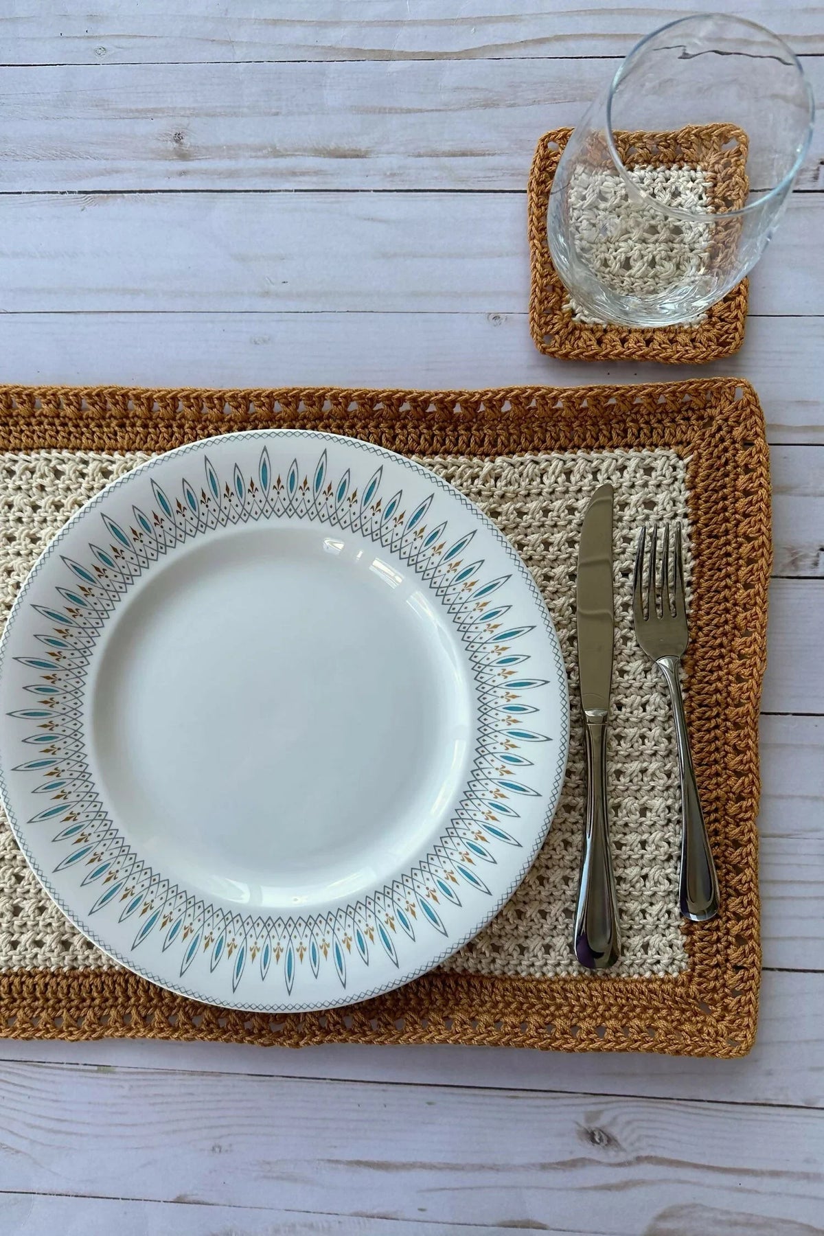 Crossed DC Placemat Set (Crochet)