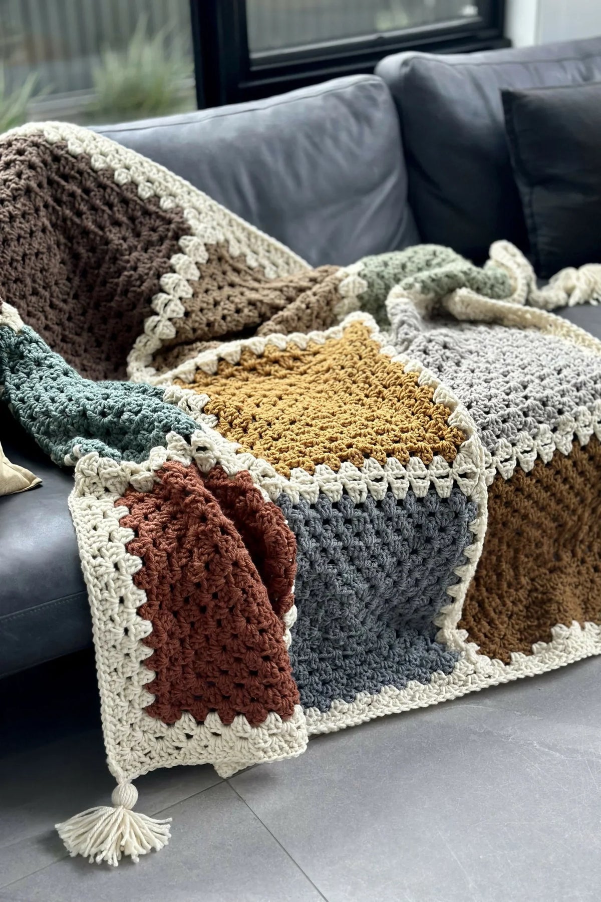 9 Square Granny Throw (Crochet)