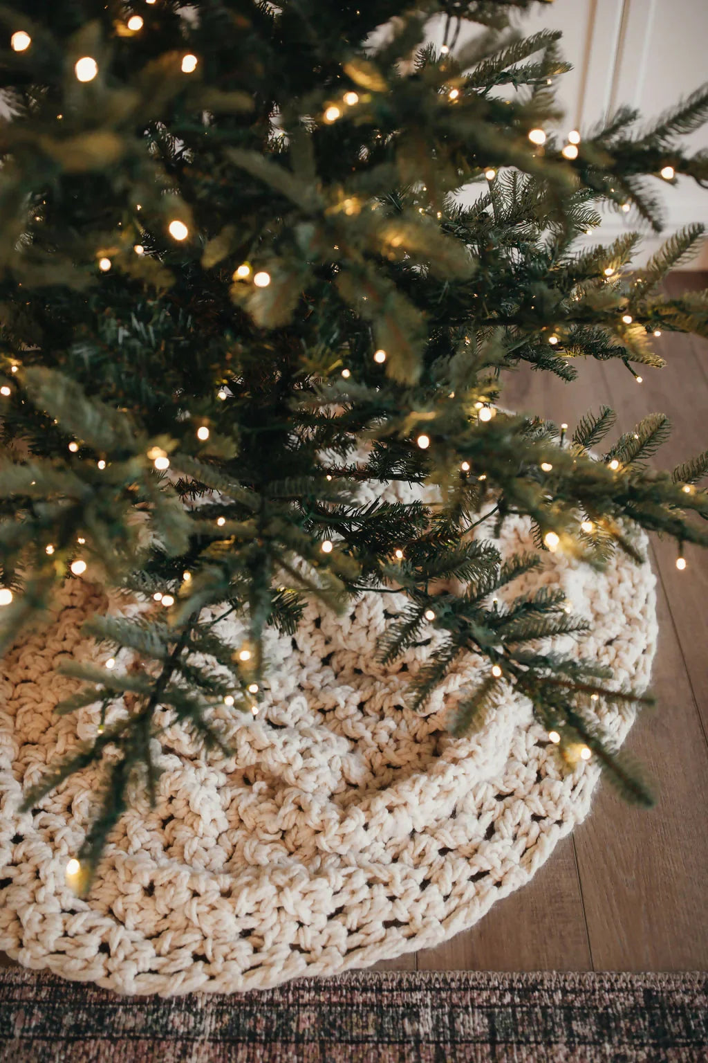 Snow Flurry Tree Skirt (Crochet)