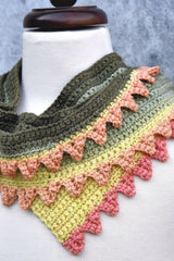Dragon Tail Skinny Scarf (Crochet)