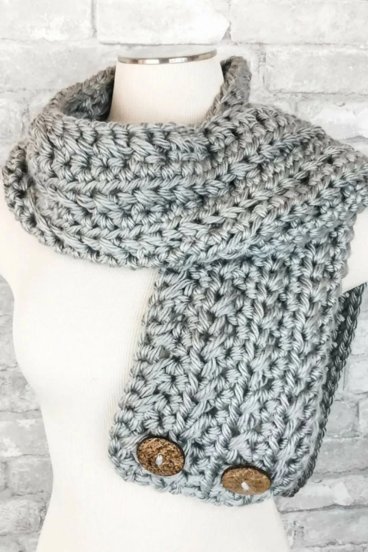 Jolie Button Scarf (Crochet)