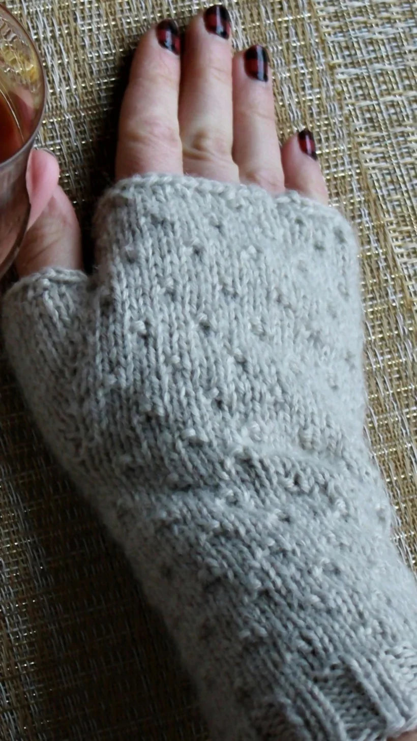 Maple Bourbon Mitts (Knit)